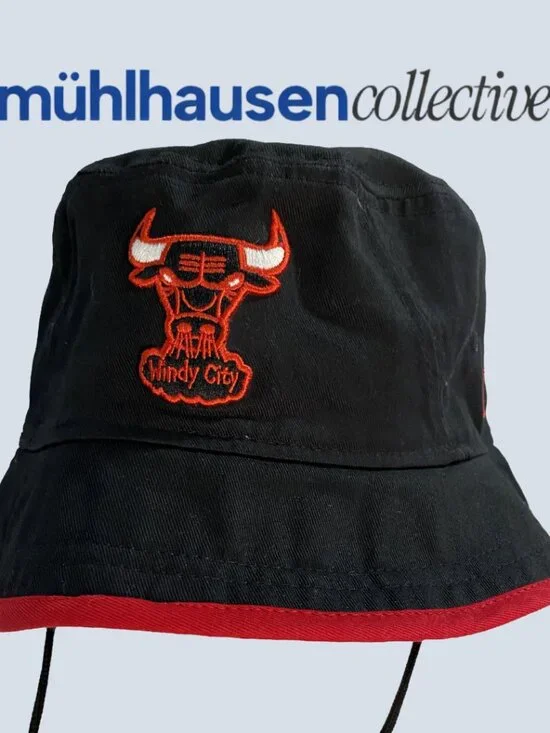 New Era Chicago Bulls Bucket Hat Windy City Black Red Size Large NBA - Picture 4 of 6